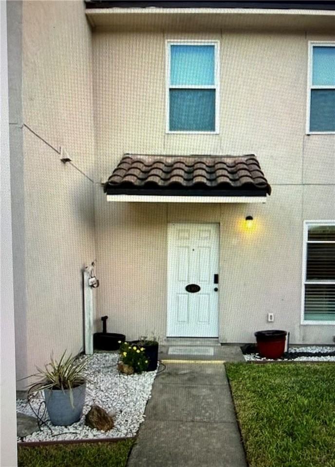 221 Marion Dr #A102 - Photo 2 of 22