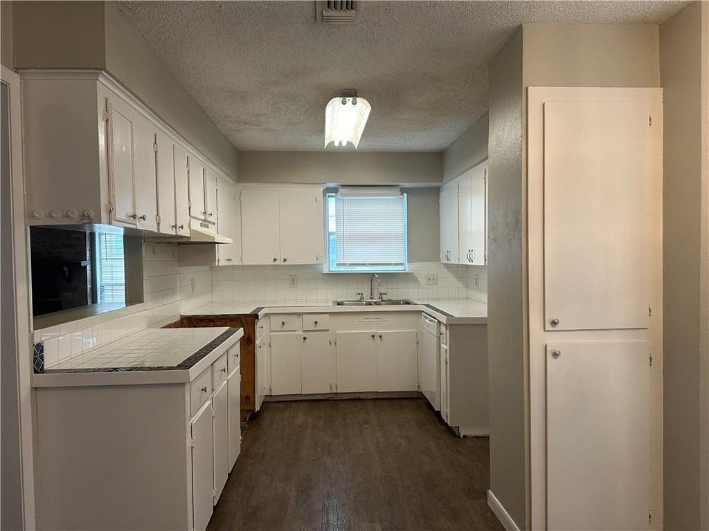 9338 Evening Star Ln - Photo 4 of 16