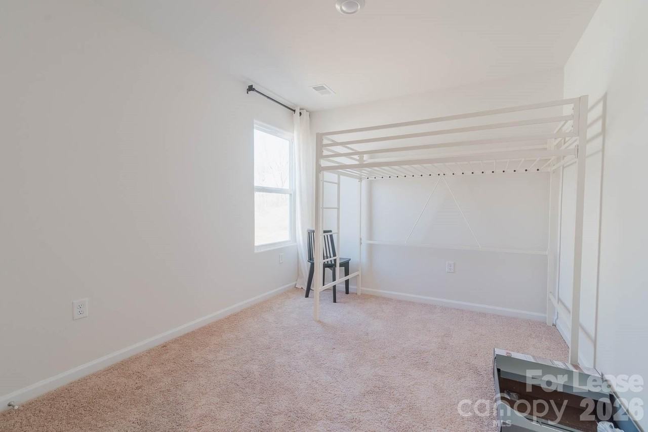 346 Kenyon Dr - Photo 6 of 11