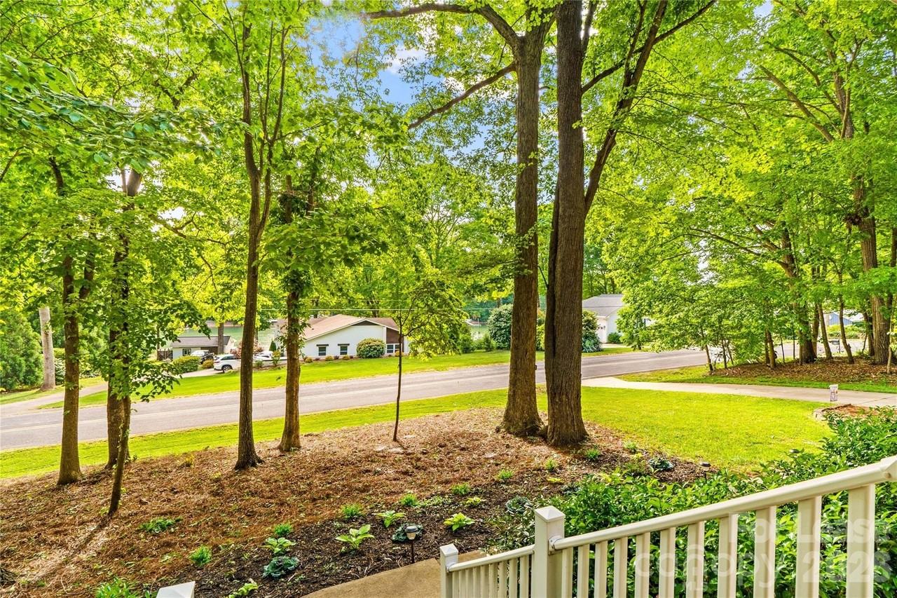 155 Culpeze Rd - Photo 5 of 48