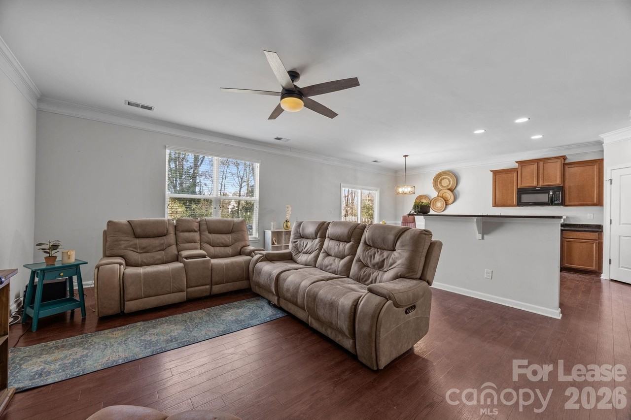 2707 Hunters Moon Ln - Photo 3 of 24