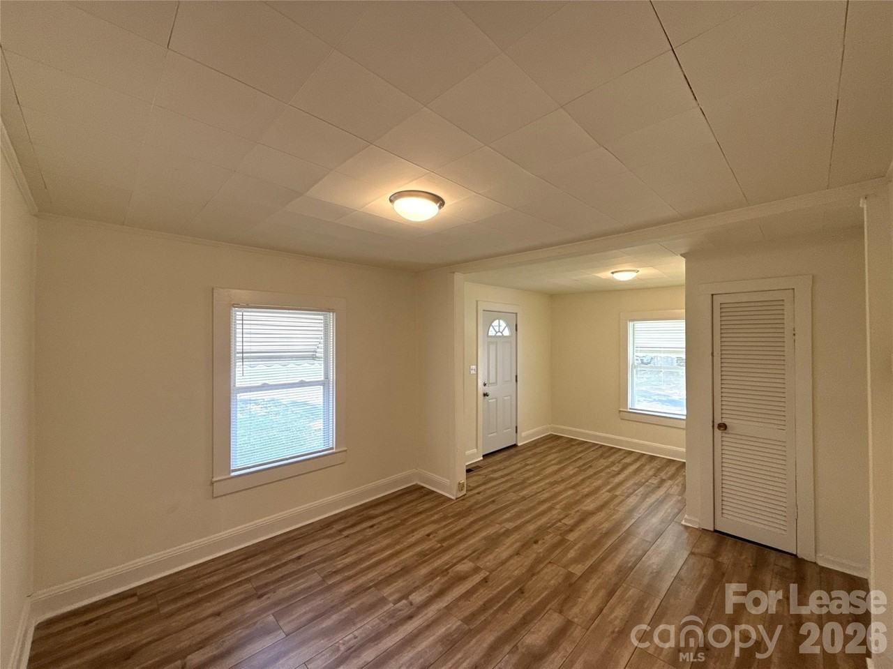 1907 E Elm St - Photo 2 of 14