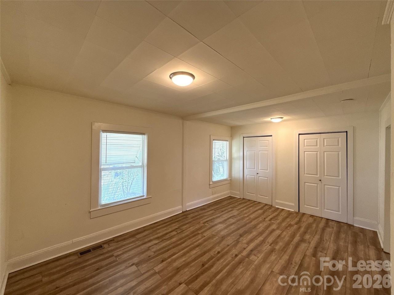 1907 E Elm St - Photo 7 of 14