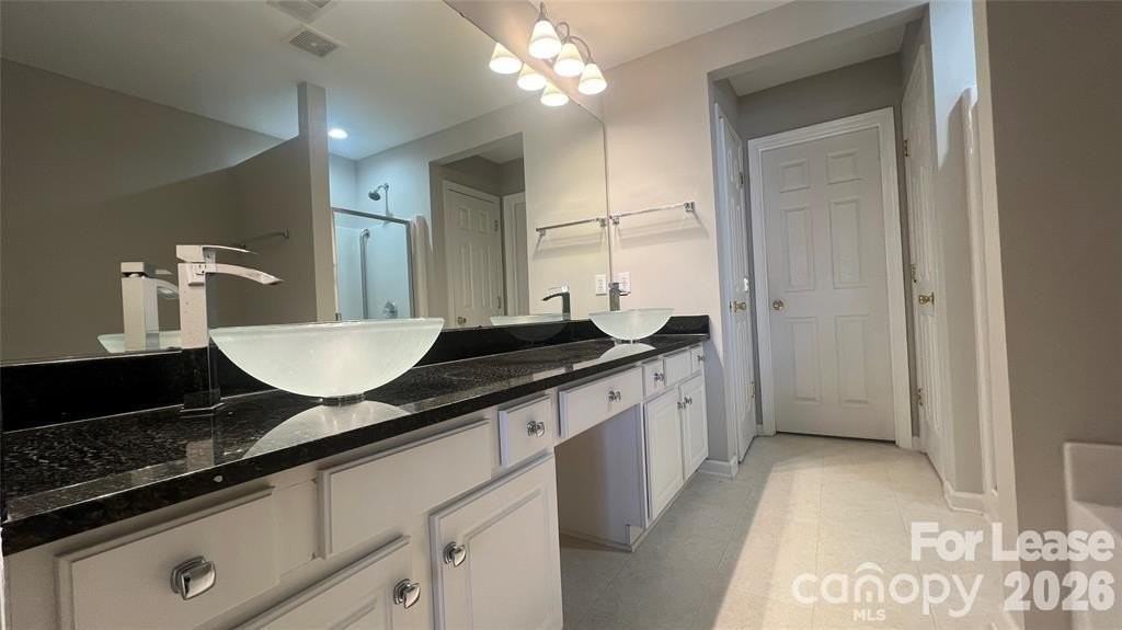 10232 Garmoyle St - Photo 7 of 13