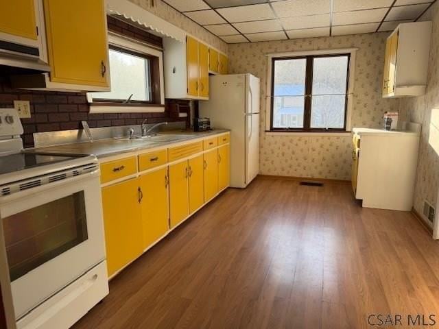 1213 Hillsboro Rd - Photo 2 of 10