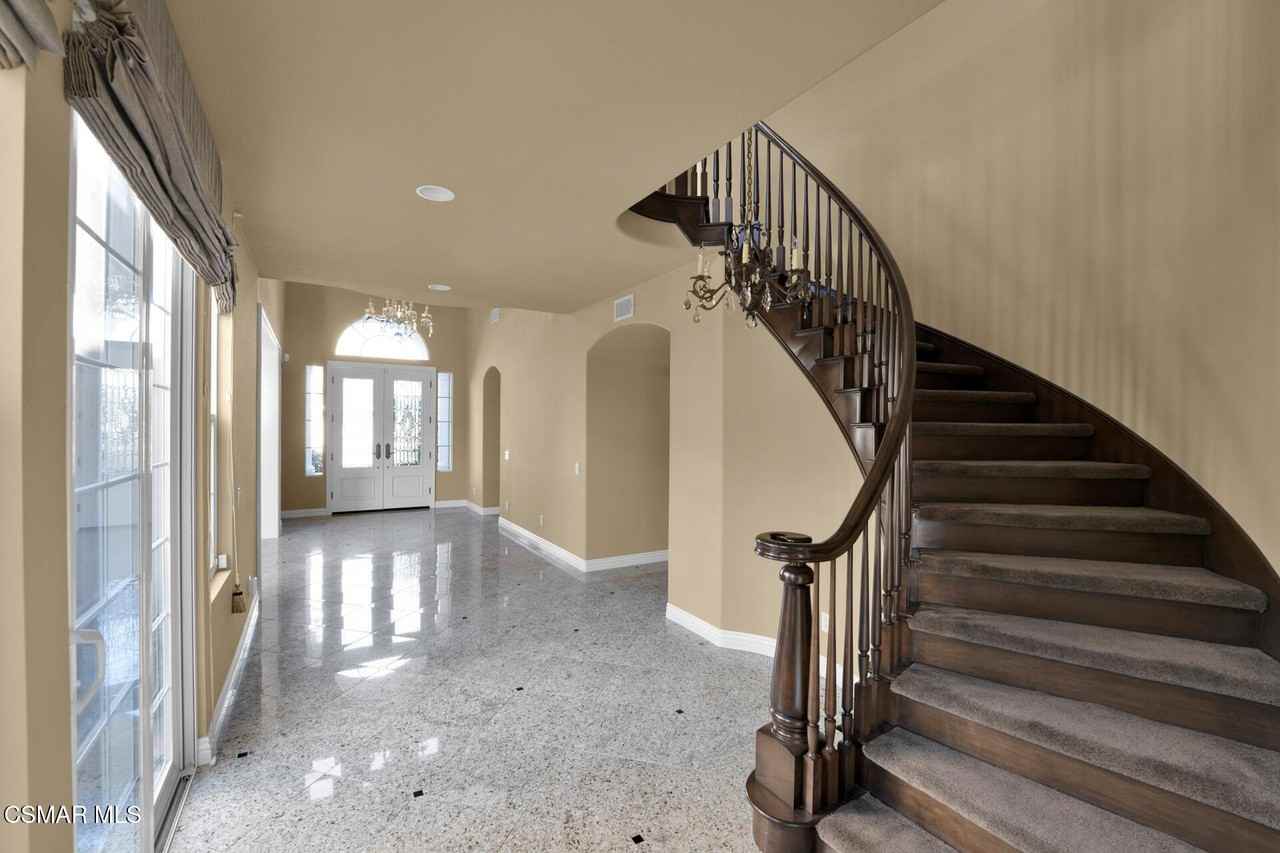 3194 Sunset Hills Blvd - Photo 5 of 24