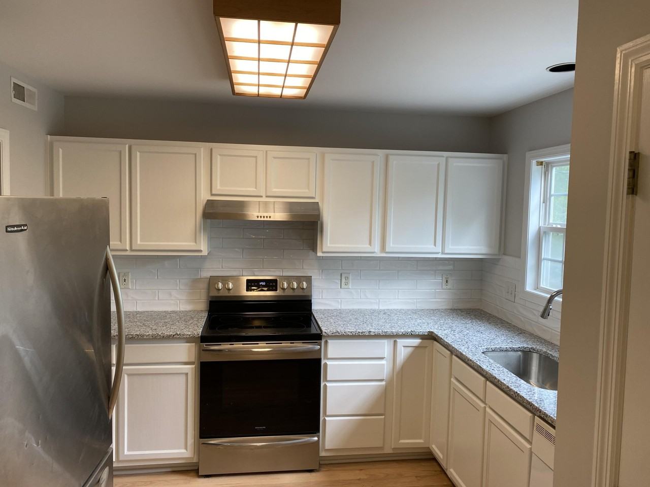 1527 Theresa Dr #B - Photo 4 of 14