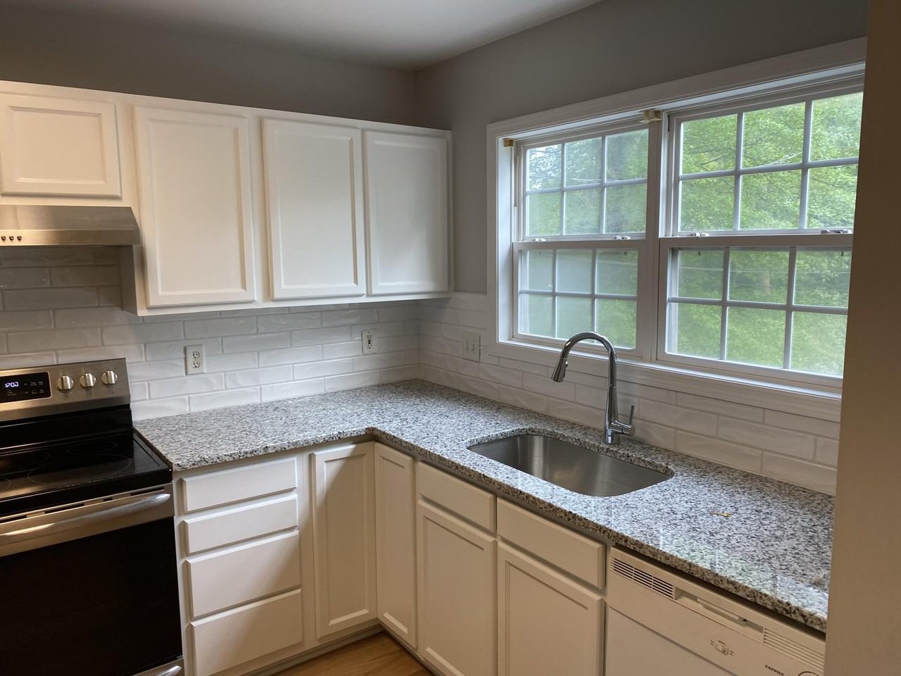 1527 Theresa Dr #B - Photo 5 of 14
