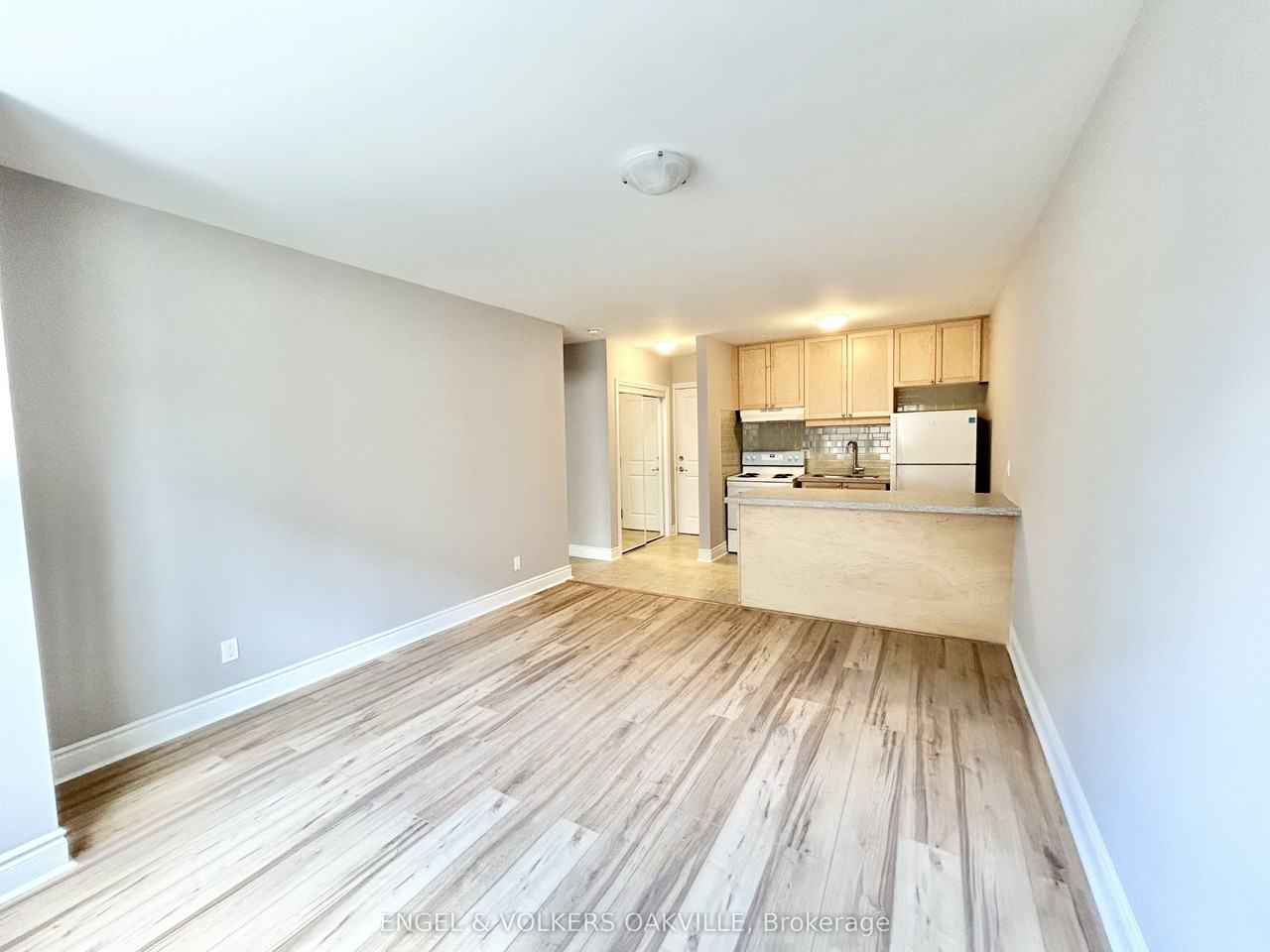 100 Twenty Fifth Street 4 - Photo 3 of 6