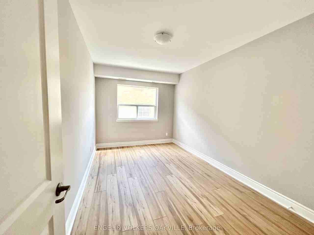 100 Twenty Fifth Street 4 - Photo 5 of 6