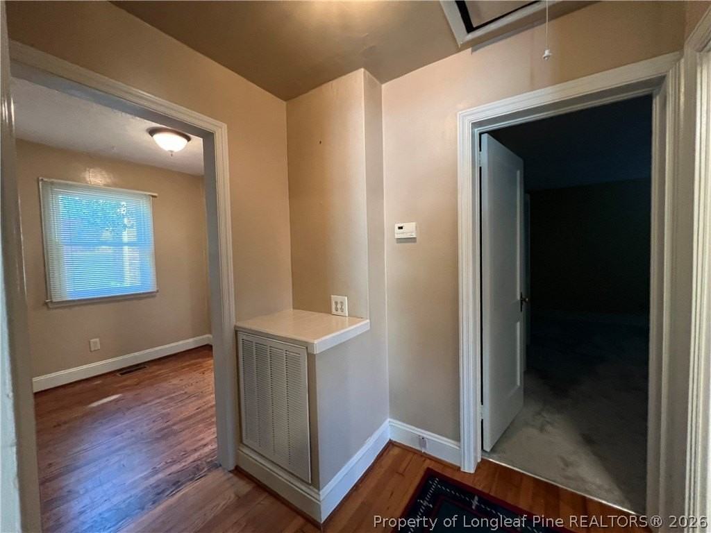 211 Ellington St - Photo 2 of 16