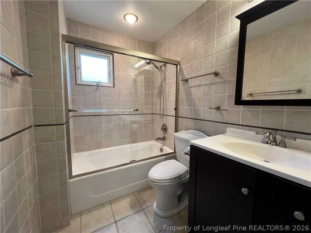 211 Ellington St - Photo 3 of 16