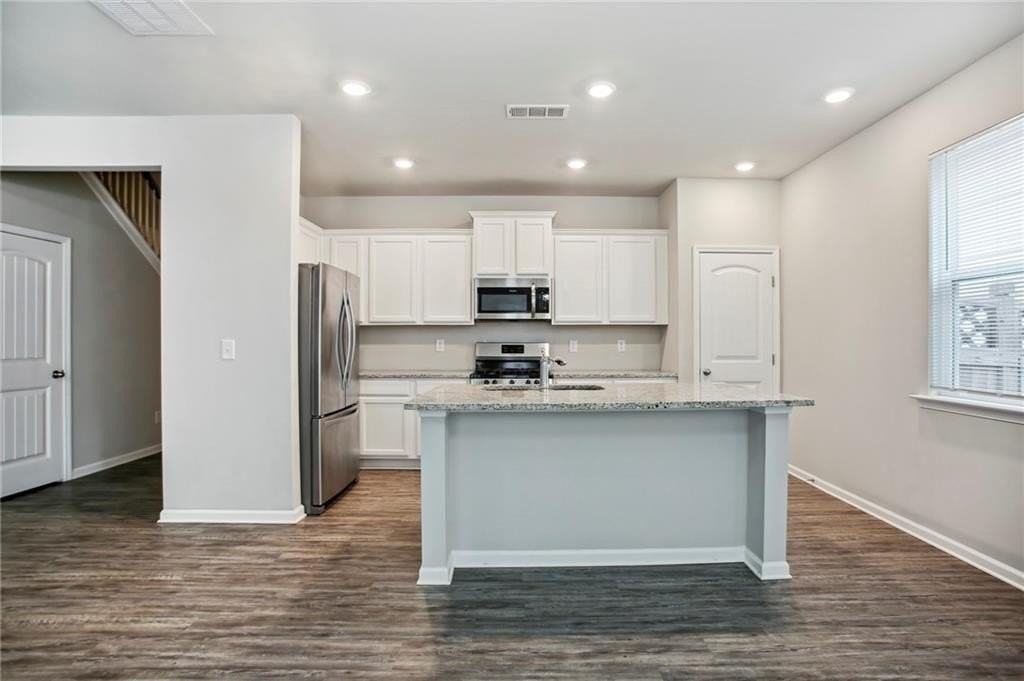 212 Ridge Valley Dr - Photo 4 of 30