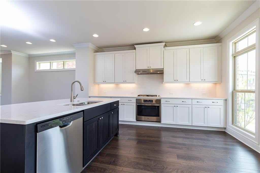 7826 Laurel Crest Dr - Photo 3 of 20