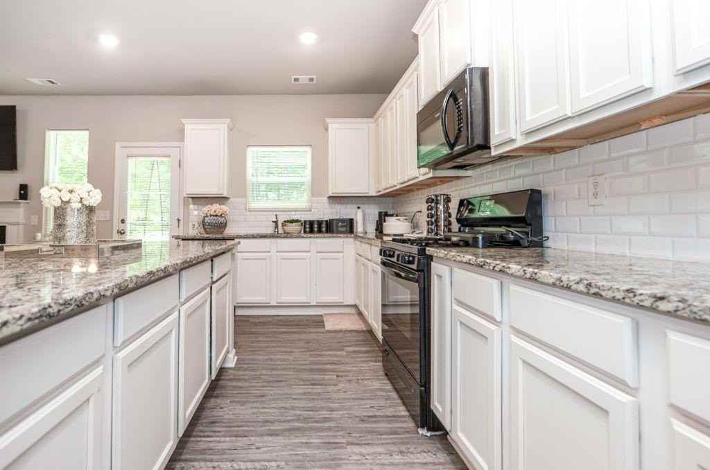 317 Pinewood Dr - Photo 4 of 21