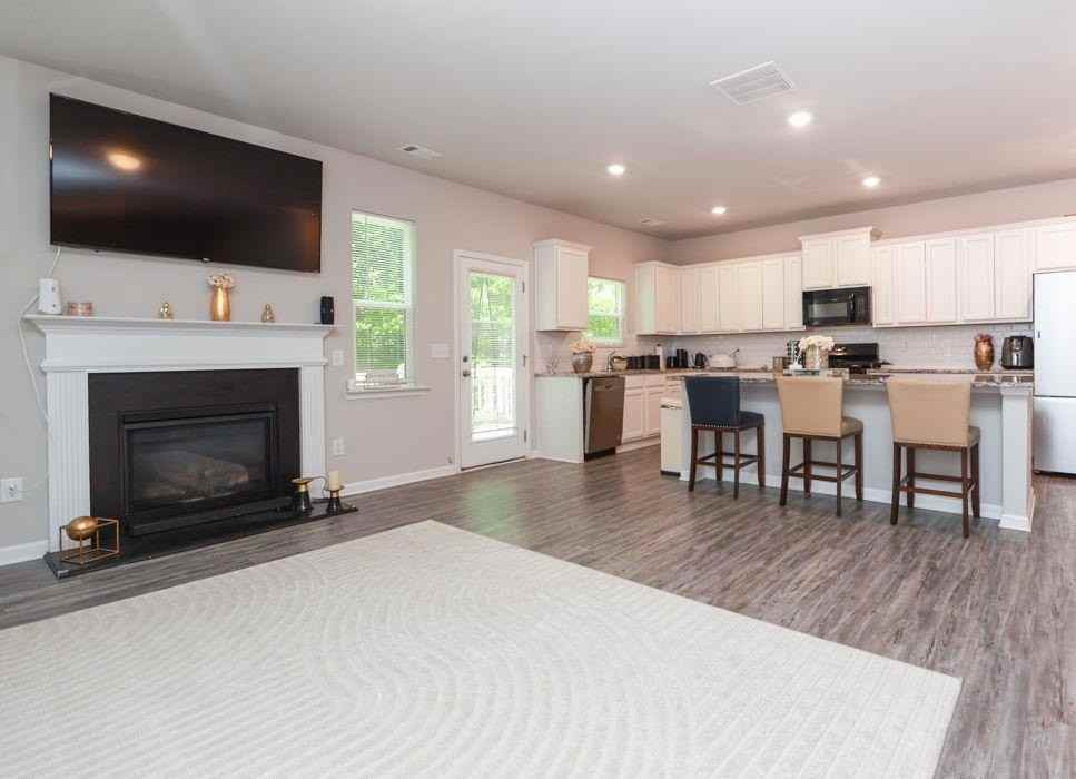 317 Pinewood Dr - Photo 6 of 21