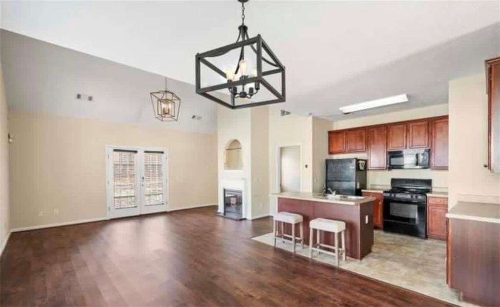 2162 Capella Cir Sw - Photo 3 of 11