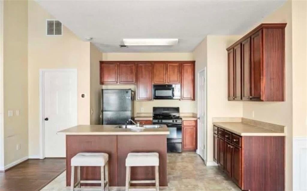 2162 Capella Cir Sw - Photo 4 of 11
