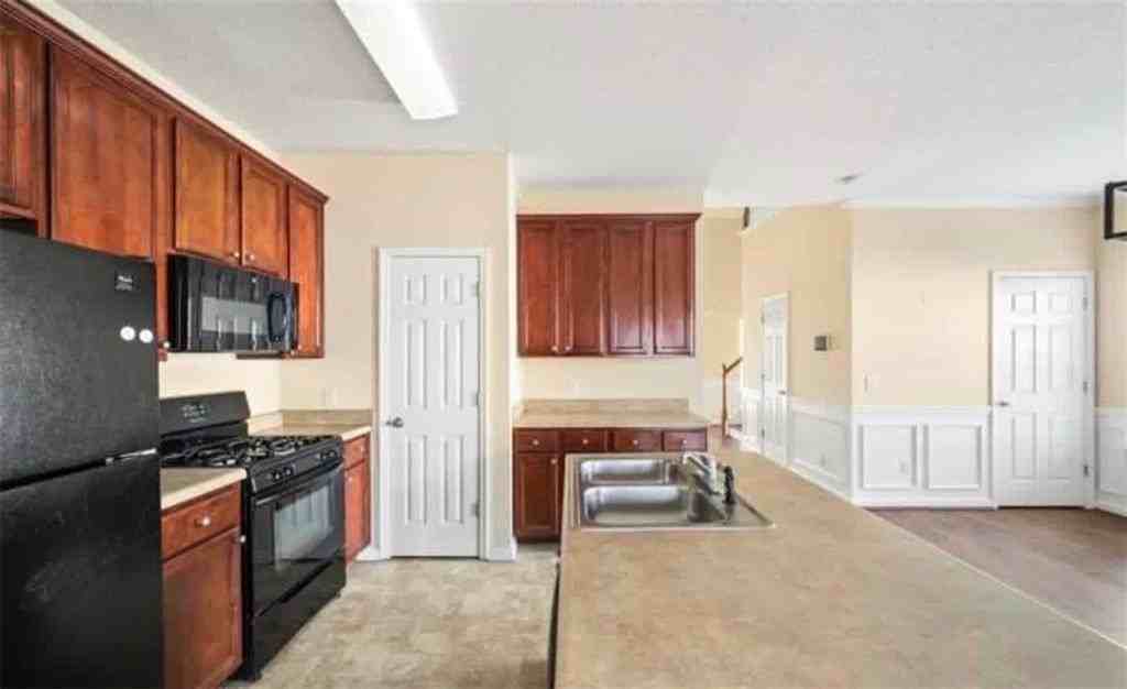 2162 Capella Cir Sw - Photo 5 of 11