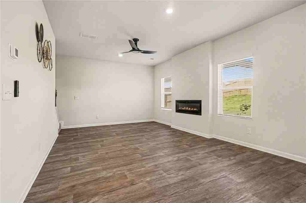 318 Sandy Creek Dr - Photo 5 of 31