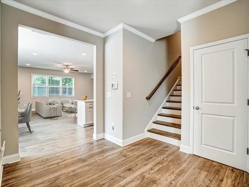 1858 Belmore St Se - Photo 5 of 17