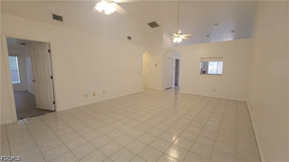 1010 Se 12th Ter - Photo 3 of 21