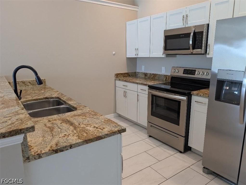 2805 Sw 8th Pl #2807 - Photo 3 of 11