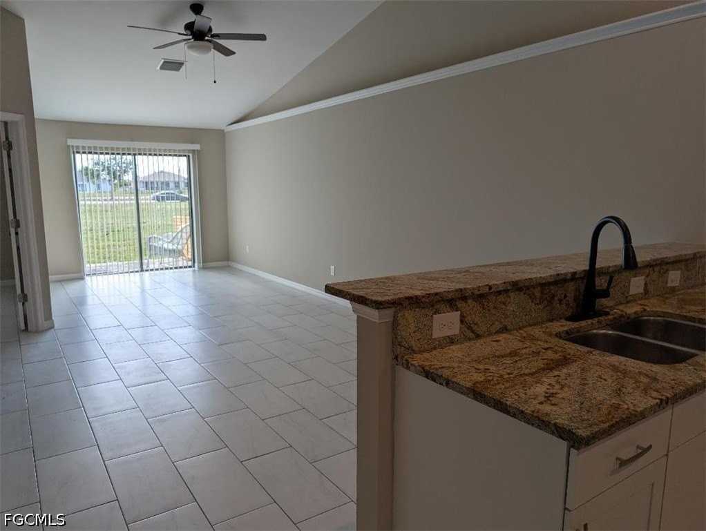 2805 Sw 8th Pl #2807 - Photo 4 of 11