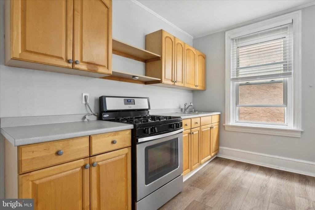 192 Dupont St #2 - Photo 3 of 15