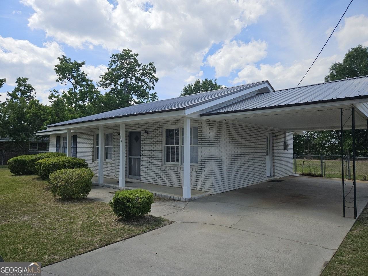 347 Church St - Photo 2 of 12