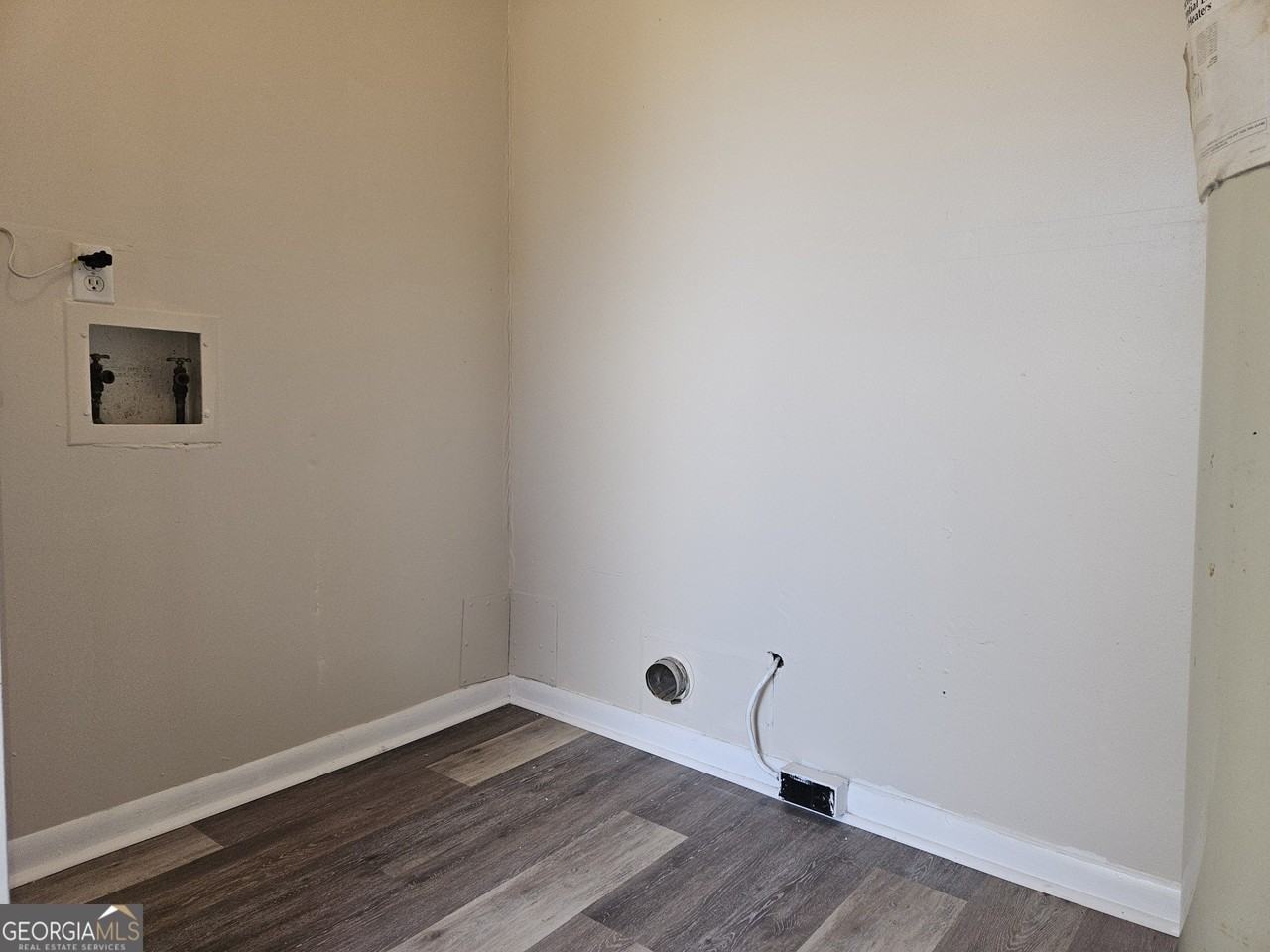 347 Church St - Photo 7 of 12