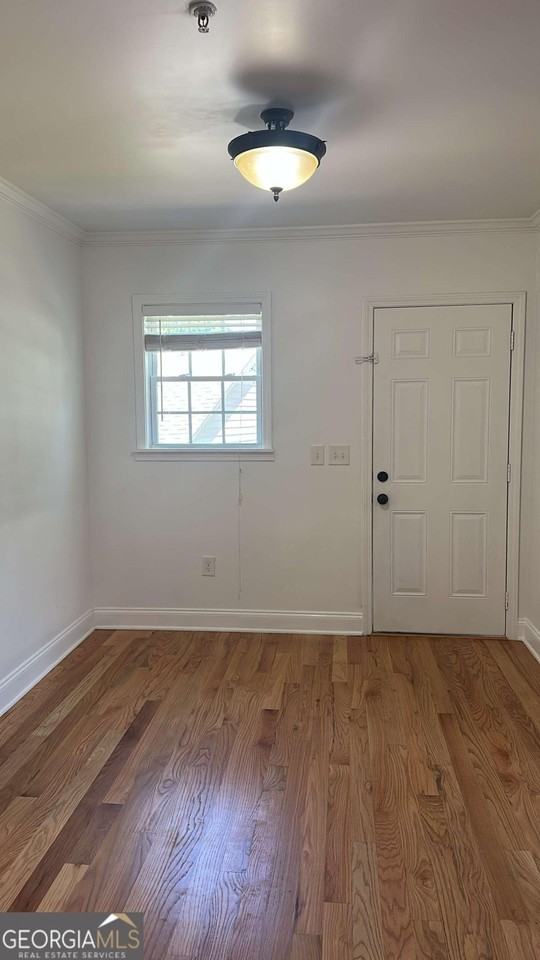 314 Stokes Ave Se - Photo 5 of 10