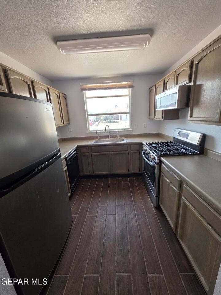 5640 Rick Husband Dr - Photo 4 of 8