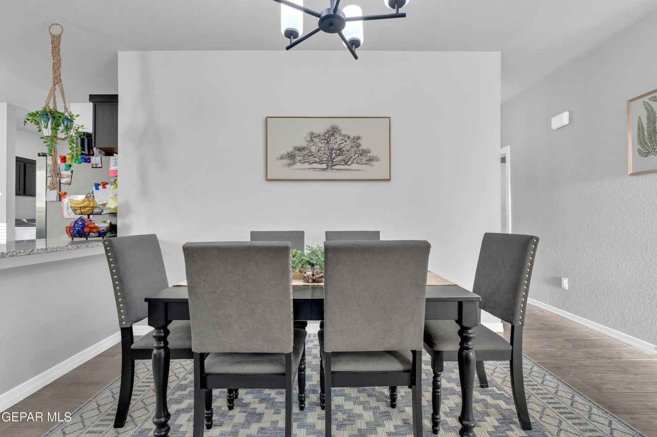 11352 Hidalgo Dr - Photo 7 of 43