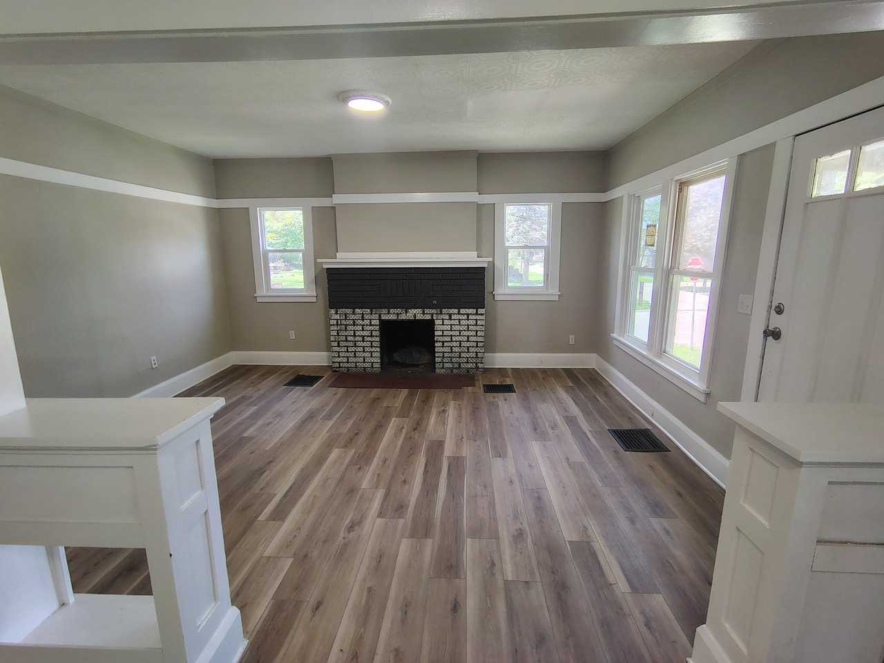2222 Andrews St #1 - Photo 3 of 18