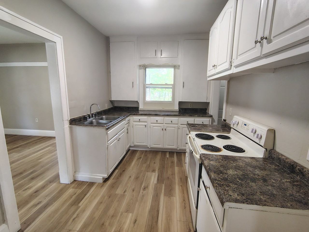 2222 Andrews St #1 - Photo 7 of 18