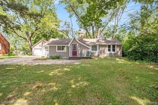 16750 Middlebelt Rd - Photo 1 of 1