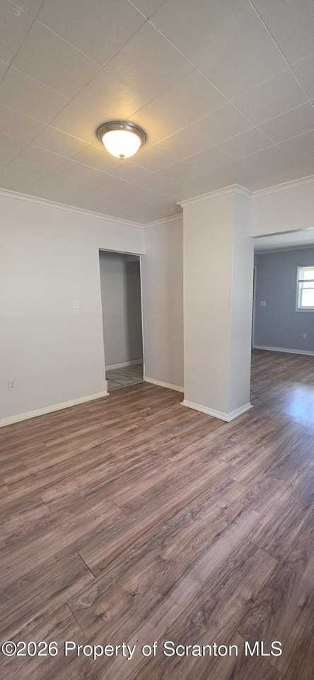 2032 Washburn St - Photo 4 of 17
