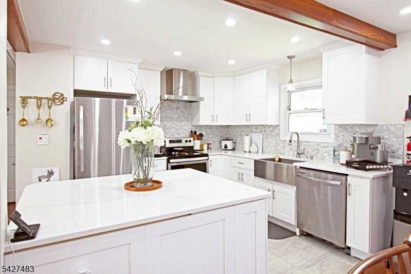 407 Durban Ave - Photo 4 of 17