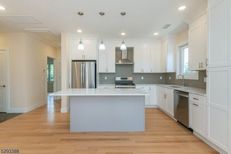 33 Van Dyke St - Photo 4 of 19