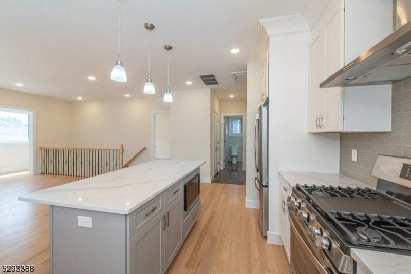 33 Van Dyke St - Photo 5 of 19