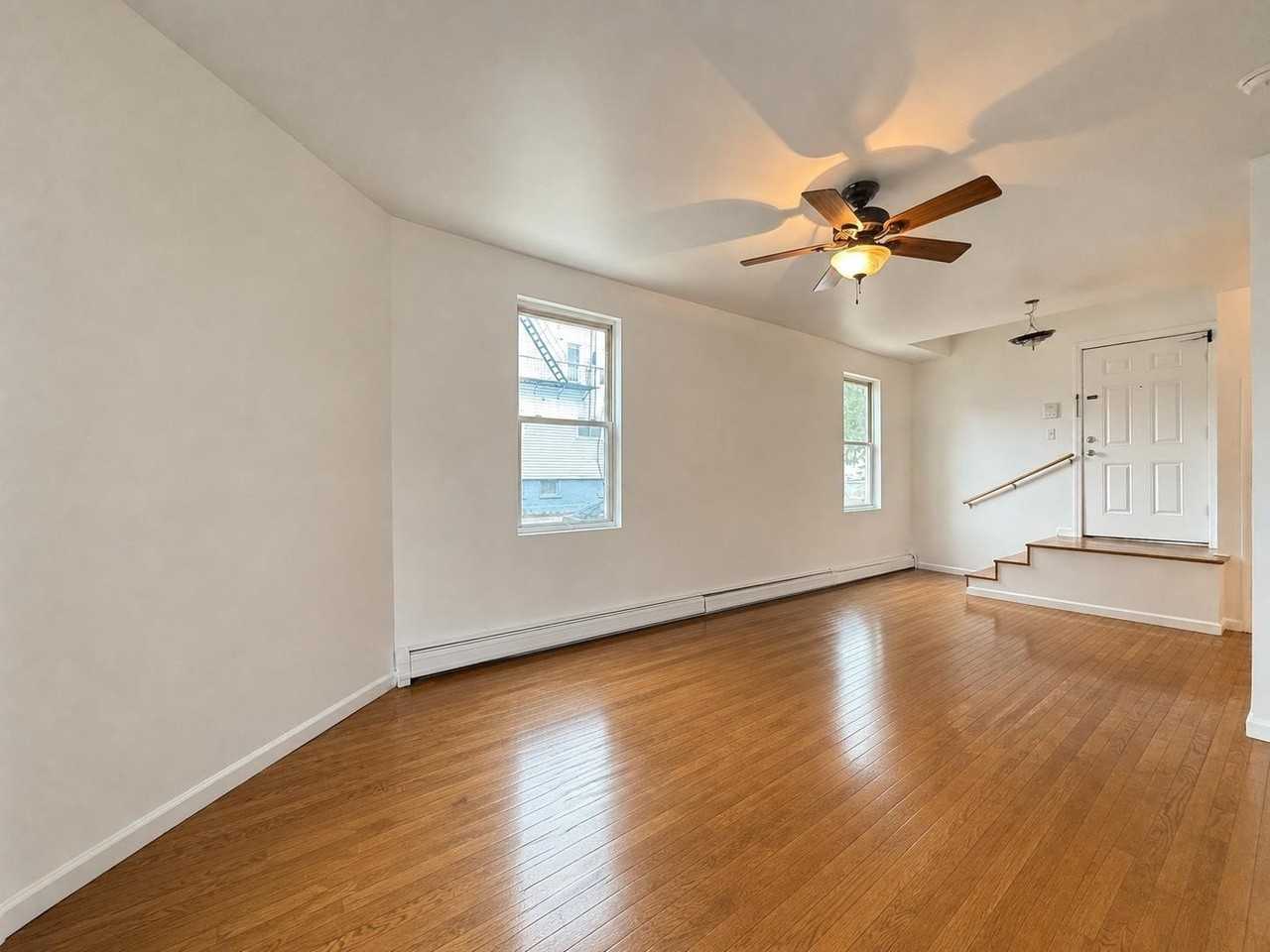 41 E 17th St #1 - Photo 2 of 12