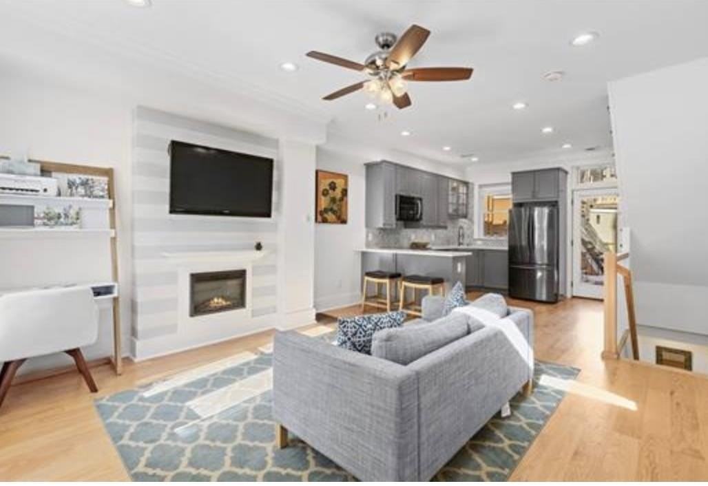 288 9th St - Photo 4 of 12