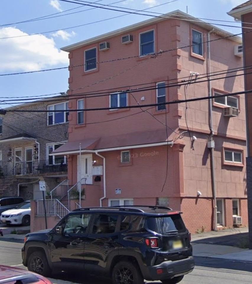 1319 73rd St #3