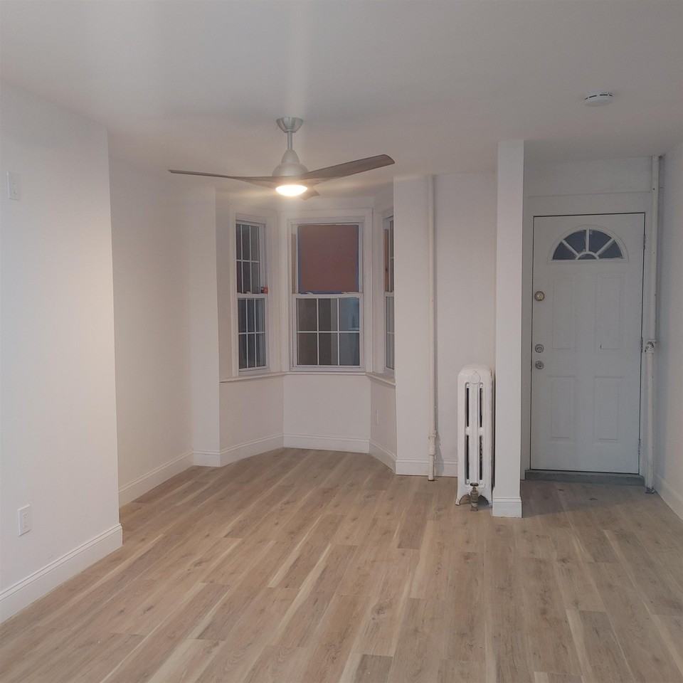 25 Lincoln St - Photo 2 of 9