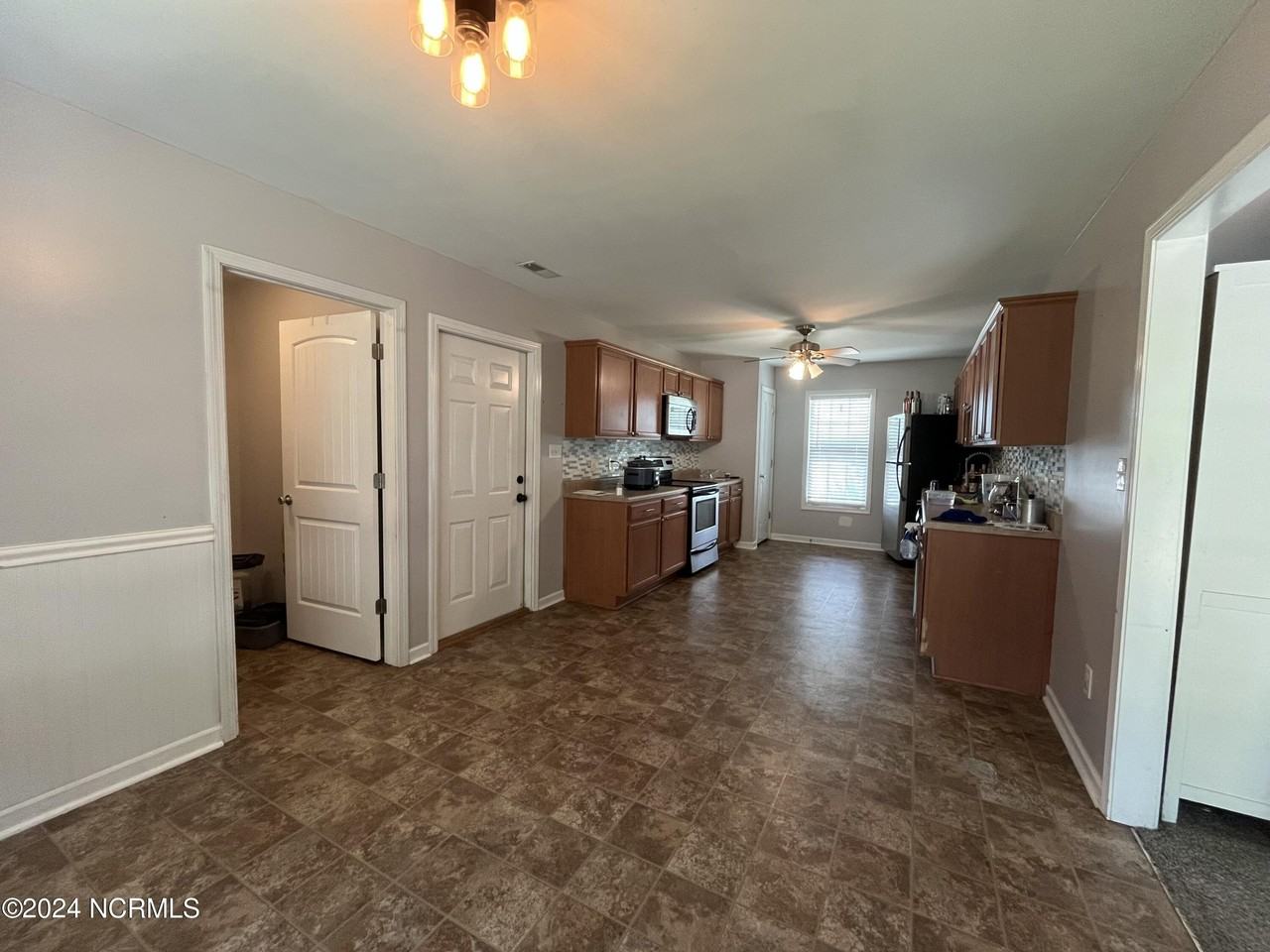 306 Redemption Ct - Photo 6 of 27