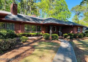 featured image of 1811 Rosewood Dr