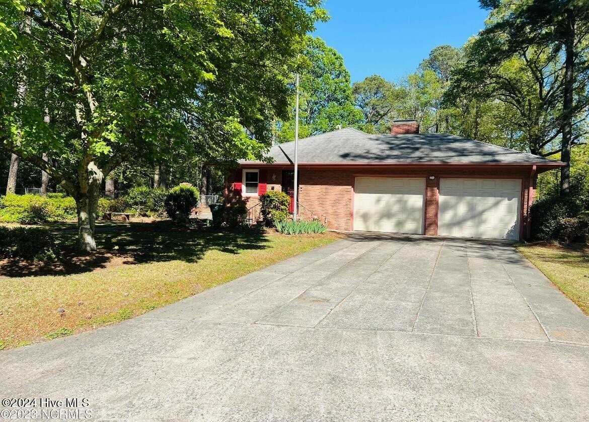 1811 Rosewood Dr - Photo 2 of 10