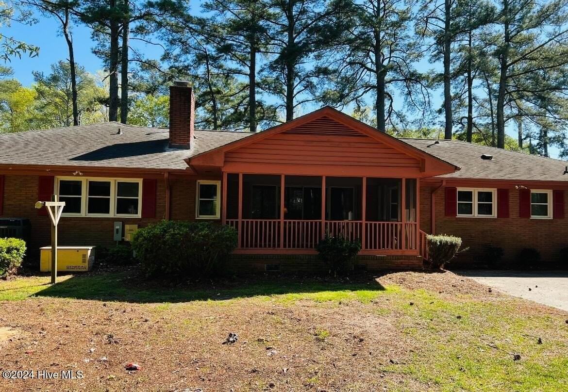 1811 Rosewood Dr - Photo 5 of 10