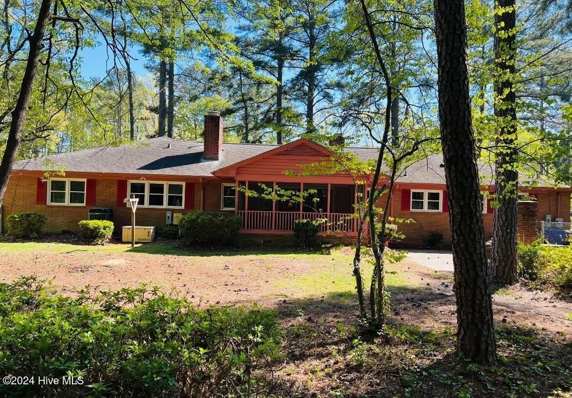 1811 Rosewood Dr - Photo 6 of 10
